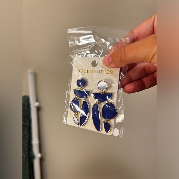 NWT Blue Abstract Shapes Dangle Earrings - Picture 2 of 4